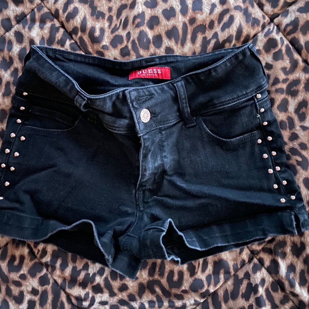 GUESS highwaisted shorts